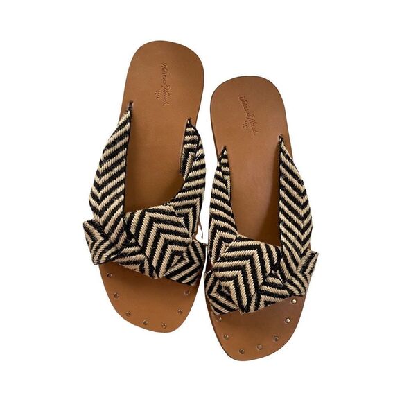 Woman’s Universal Thread Louise Chevron Print Knotted Slide Sandal Tan Blk 7 NWT - Picture 1 of 9